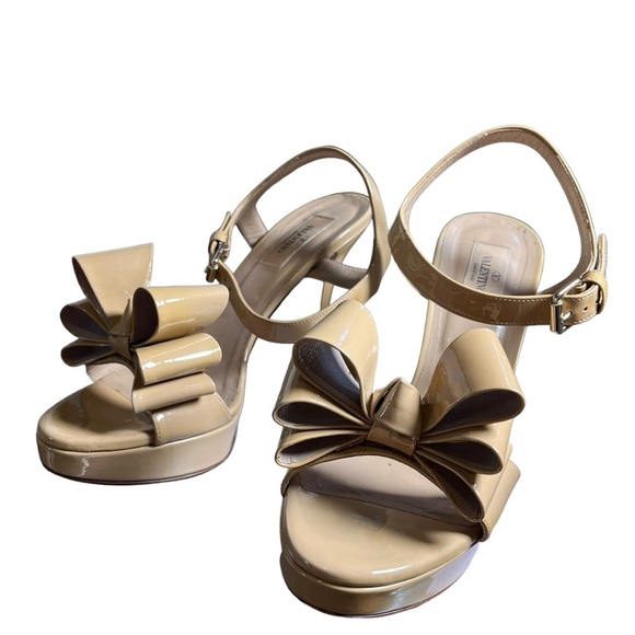 Valentino Garavani Patent Leather Bow Ankle Strap Sandals Heels Nude size 8.5 - Picture 4 of 10